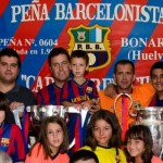 Las Copas de la Champions y la Liga pasaron por la Peña del Barcelona de Bonares.