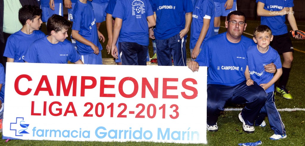 Manuel Garrido entrenador del equipo